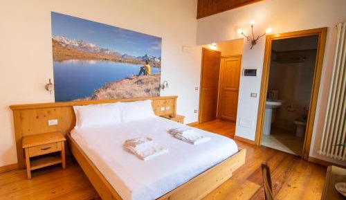 Double Room with Mountain View