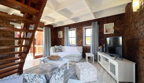 Two-Bedroom Loft Villa (Owls Loft)