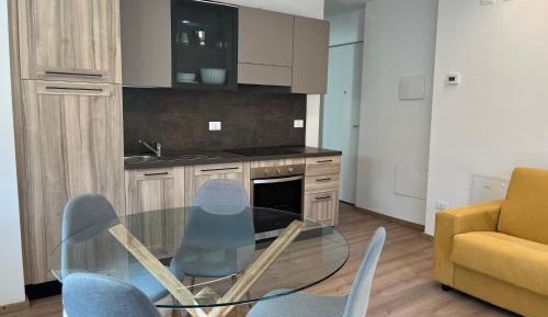 Apartment with Mountain View