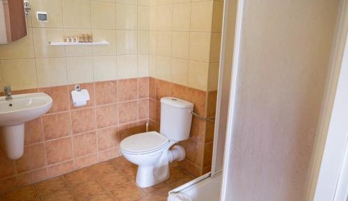 Economy Triple Room