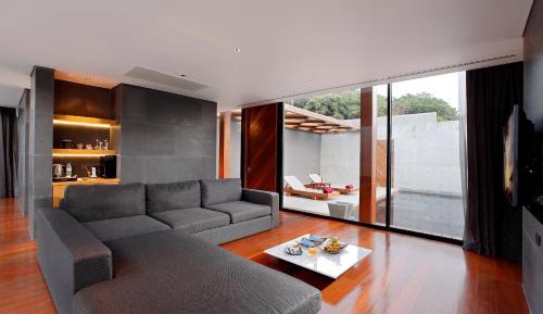 One Bedroom Pool Villa Twin Bed - Partial Seaview