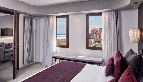 Family Suite Private Pool Sea View