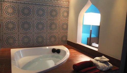 Suite with Hot Tub