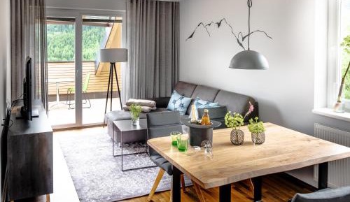One-Bedroom Apartment Edelweißspitze with private sauna and lake view