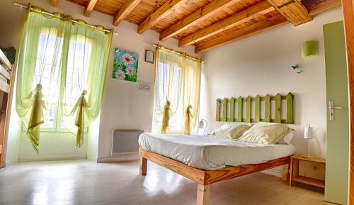 Family Room with Garden View