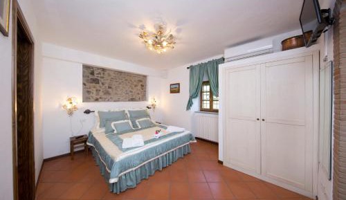 Suite with Garden View