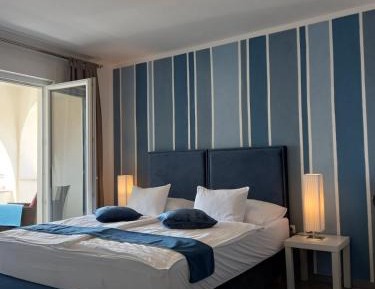 Deluxe Double Room with Balcony and Sea View