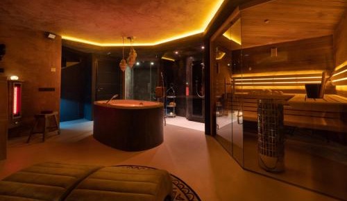 Suite with Sauna