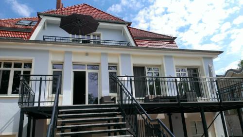 Apartment with Lake View