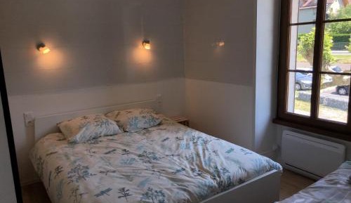 Deluxe Room (2 Adults + 1 Child)