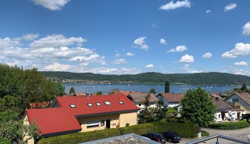 Apartment with Lake View