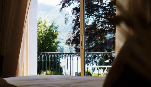 Deluxe Lake View