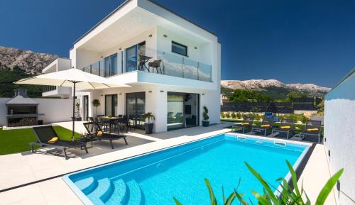 Villa with Private Pool