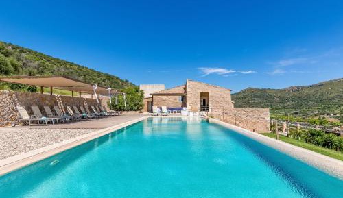 Villa with Garden View