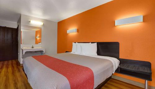 King Room - Non-Smoking