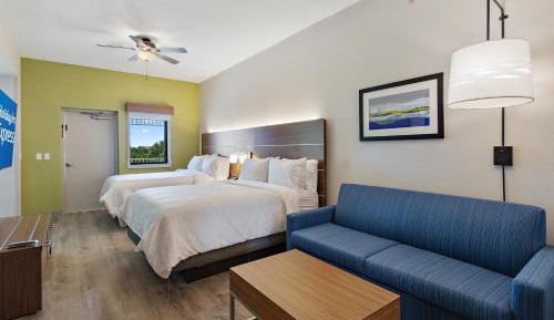 Deluxe Queen Room with Two Queen Beds