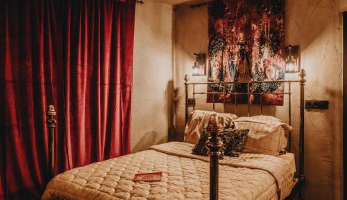 Deluxe Double Room with Shower