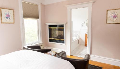 Queen Room with Garden View