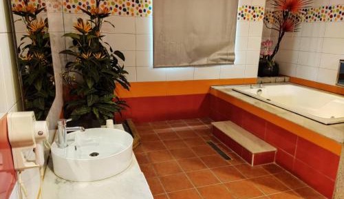 King Room with Spa Bath