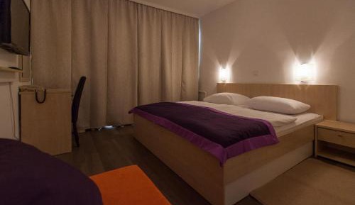 Standard Twin Room with Extra Bed