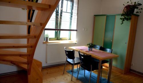 Studio (4 Adults)