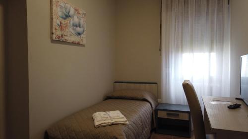 Single Room with Shared Bathroom