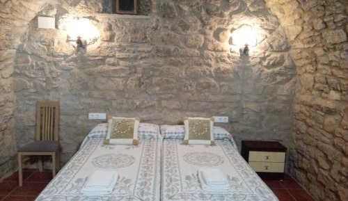 Standard Twin Room with Mountain View and Shared Bathroom