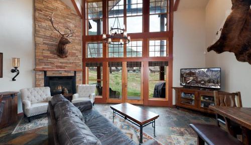 Five-Bedroom Apartment
