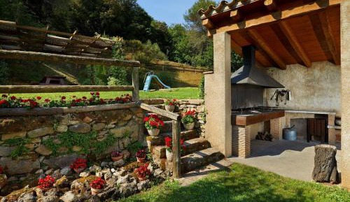 Three-Bedroom House (6 Adults)
