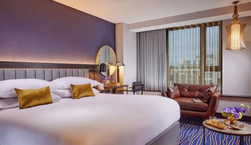 Deluxe King Room