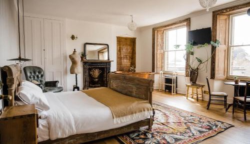 Superior King Room
