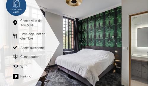 Deluxe Room - Street side 