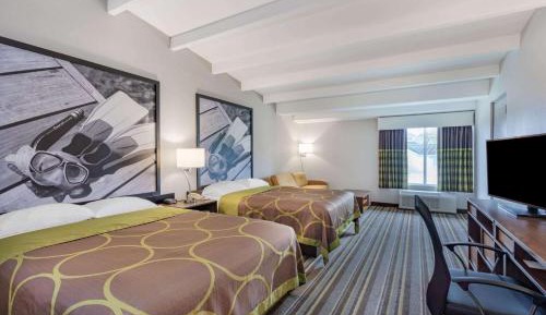 Doube Room with Two Double Beds and Roll-In Shower - Mobility/Hearing Accessible - Non-Smoking