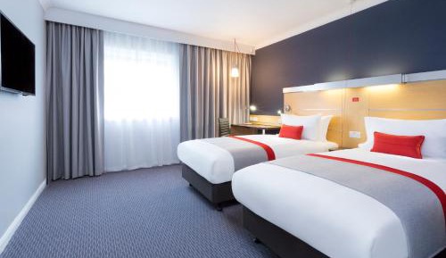 Standard Twin Room with Free Hot Breakfast - Accessible