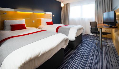 Standard Twin Room with Free Hot Breakfast