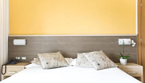 Studio with Lake View