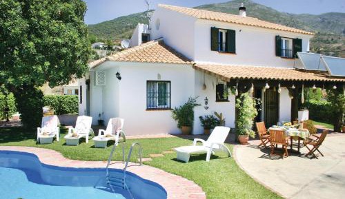 Four-Bedroom Holiday Home