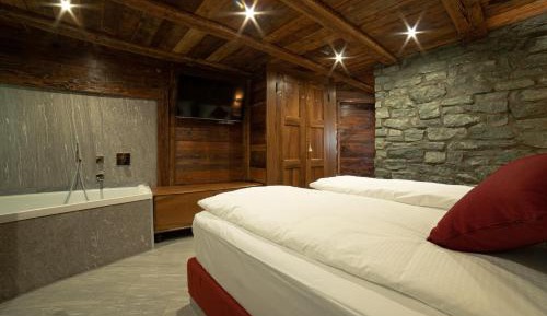 King Room with Spa Bath