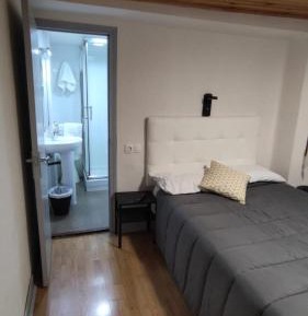 Single Room with Private Bathroom