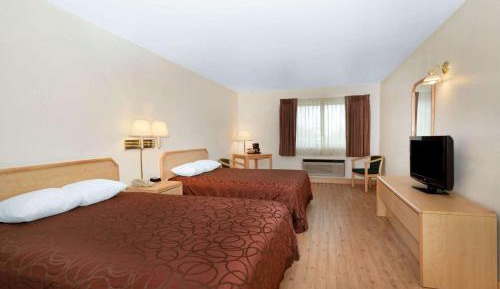 Queen Room with Two Queen Beds - Mobility Access/Non-Smoking