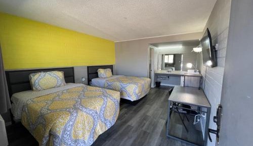 Queen Room with Two Queen Beds - Non-Smoking