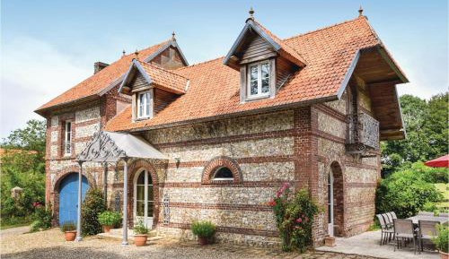 Six-Bedroom Holiday Home