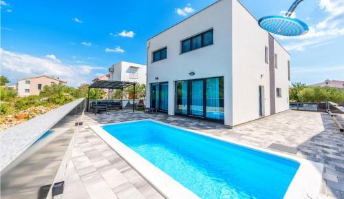 Four-Bedroom Holiday Home