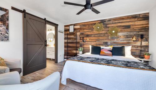 King Room with Garden View - Narrows Suite