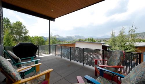 Three-Bedroom Holiday Home 