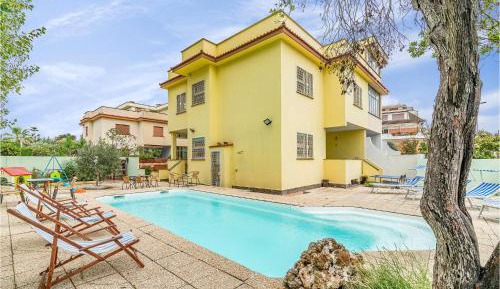 Five-Bedroom Holiday Home