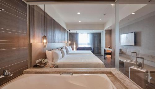 Deluxe Queen Room with Two Queen Beds