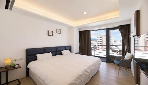 Queen Room with Balcony