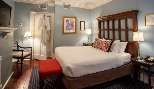 Classic Queen Room