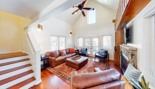 Five Bedroom Holiday Home